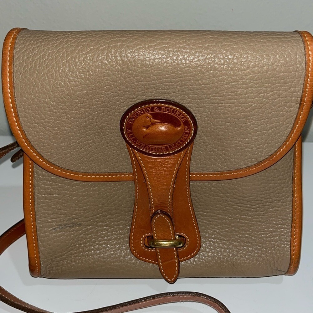 Dooney and Bourke Essex Tan And Brown‎ Leather Shoulder Bag Crossbody Classic - Picture 2 of 16